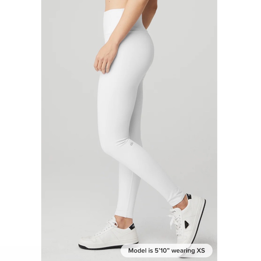 Alo yoga NWT high waist airbrush legging White size XS 🤍